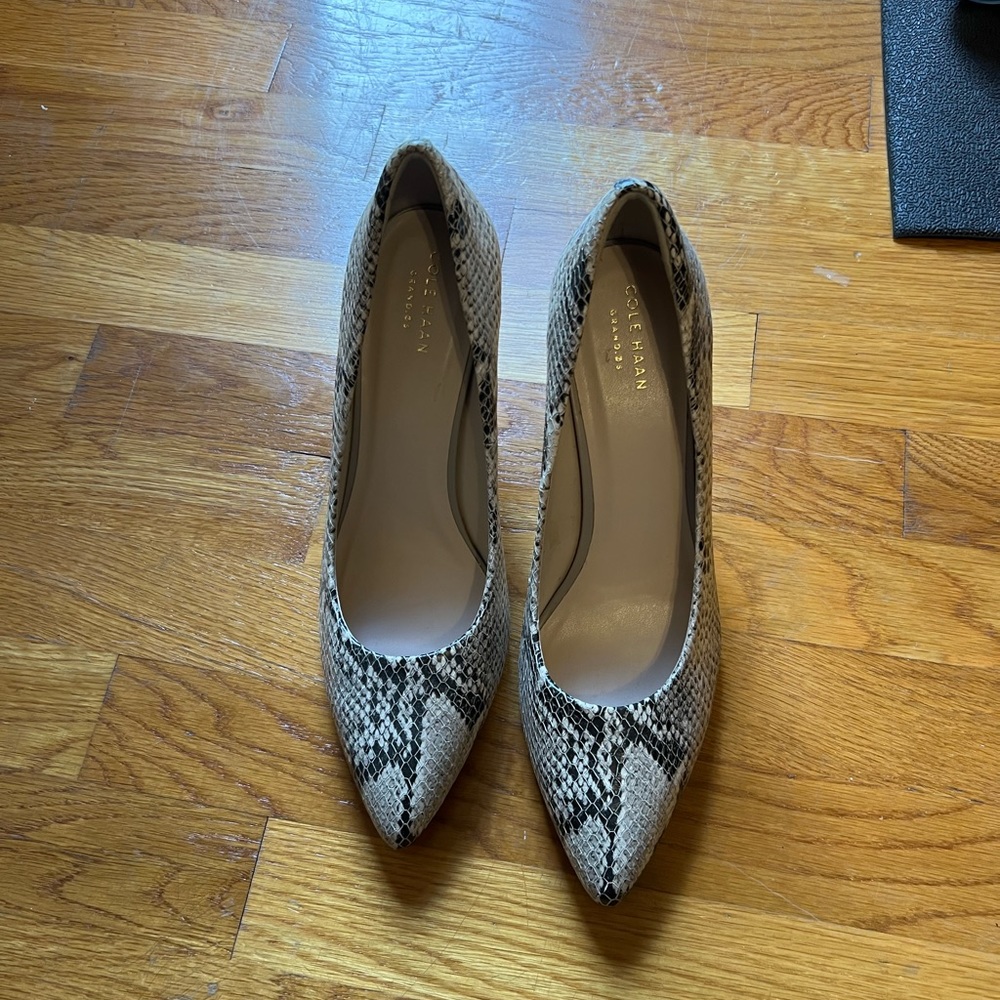 Cole Haan heels 9.5 never worn